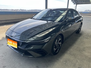 2023款 伊兰特 1.5L CVT LUX尊贵版