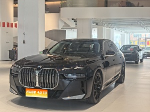 2023款 宝马i7 eDrive50L 领先M运动套装