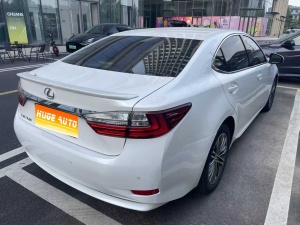 MY2015  Lexus ES 200  Elite