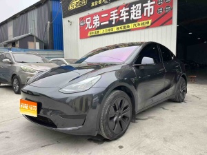 2024款 Model Y 后轮驱动版