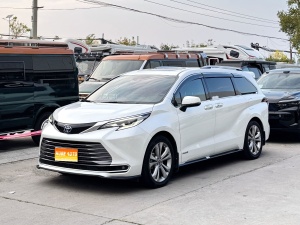 MY2023 SIENNA 2.5L Hybrid Supreme Version