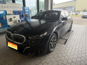 MY2024 BMW i5 eDrive 35L M Sport kit