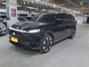 MT2024 eπ008 210 Max REEV 6-Seat
